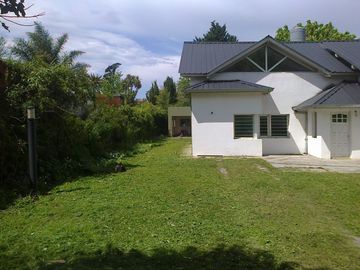 VENDO CHALET EN  EL GROSELLAR -MAR DEL PLATA