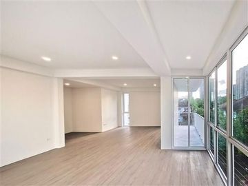 For Sale 5 bedrooms PORTICO Sukhumvit 77