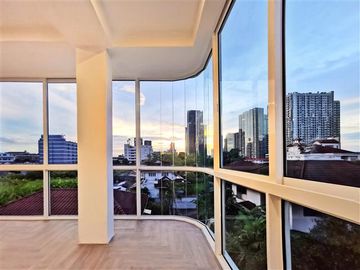 For Sale 5 bedrooms PORTICO Sukhumvit 77