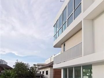 For Sale 5 bedrooms PORTICO Sukhumvit 77