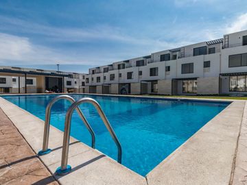 CASA EN VENTA AL SUR DE CUERNAVACA CON 3 RECAMARAS Y ALBERCA