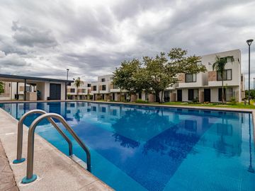 CASA EN VENTA AL SUR DE CUERNAVACA CON 3 RECAMARAS Y ALBERCA