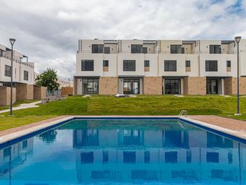 CASA EN VENTA AL SUR DE CUERNAVACA CON 3 RECAMARAS Y ALBERCA