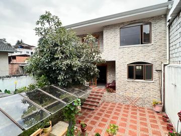 Casa rentera en venta en Loja