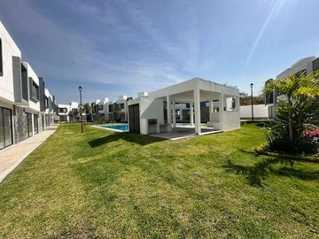 Venta de Casa con Alberca Emiliano Zapata Morelos