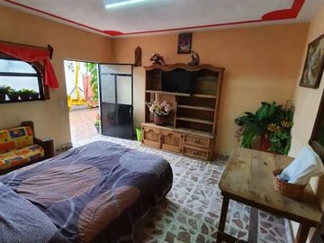 Casa y Pensión en Venta