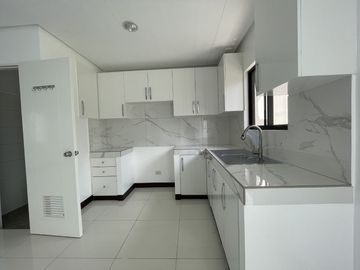 RFO 3-bedroom Duplex / Twin House For Sale in Molino 3 Bacoor Cavite