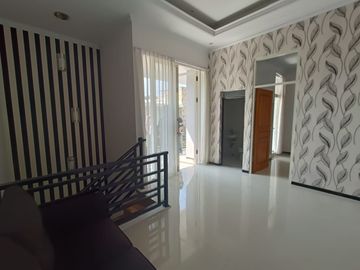 Rumah Villa + Kolam Renang Luas 298 di Kusuma Hill Batu Malang