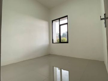 PERUMAHAN DI CIPAYUNG DEPOK DIJUAL SYARIAH 2 LANTAI DEKAT STASIUN SIAP HUNI MURAH