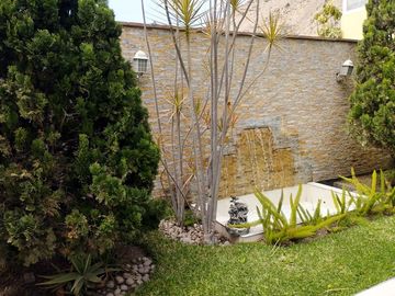Elegante residencia en la zona más tranquila de La Planicie, excelente oferta
