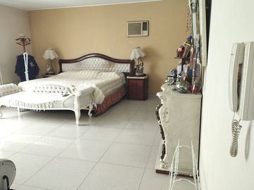 Elegante residencia en la zona más tranquila de La Planicie, excelente oferta