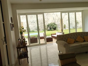 Elegante residencia en la zona más tranquila de La Planicie, excelente oferta