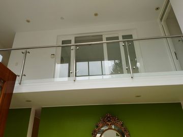 Elegante residencia en la zona más tranquila de La Planicie, excelente oferta