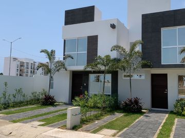 CASA EN VENTA EN ACAPULCO CON ALBERCA