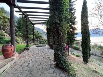 CASA EN UCAZANAZTACUA LAGO DE PATZCUARO, MUY CERCA DE LA HACIENDA