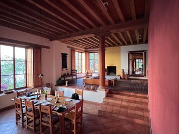 CASA EN UCAZANAZTACUA LAGO DE PATZCUARO, MUY CERCA DE LA HACIENDA