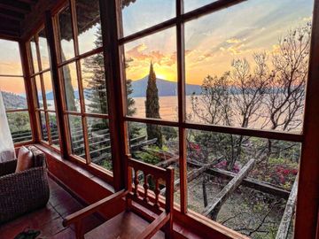 CASA EN UCAZANAZTACUA LAGO DE PATZCUARO, MUY CERCA DE LA HACIENDA