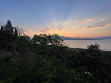 CASA EN UCAZANAZTACUA LAGO DE PATZCUARO, MUY CERCA DE LA HACIENDA