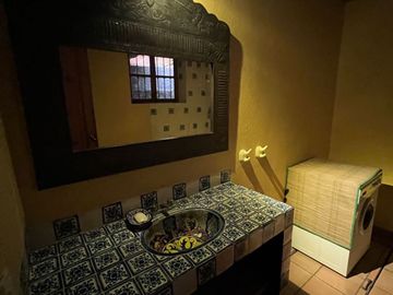 CASA EN UCAZANAZTACUA LAGO DE PATZCUARO, MUY CERCA DE LA HACIENDA