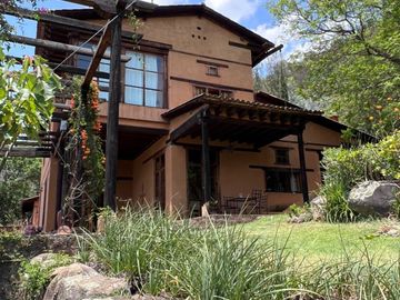 CASA EN UCAZANAZTACUA LAGO DE PATZCUARO, MUY CERCA DE LA HACIENDA