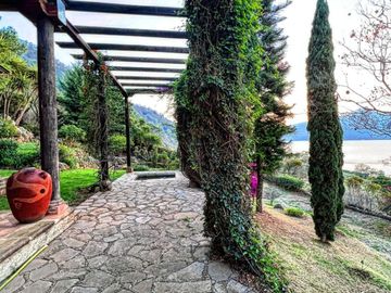 CASA EN UCAZANAZTACUA LAGO DE PATZCUARO, MUY CERCA DE LA HACIENDA