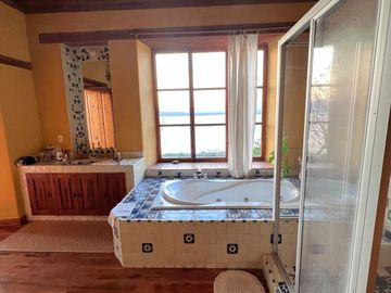 CASA EN UCAZANAZTACUA LAGO DE PATZCUARO, MUY CERCA DE LA HACIENDA