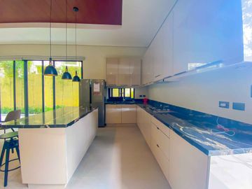 MANILA SOUTHWOODS HOUSE FOR SALE - BRAND NEW MODERN BUNGALOW