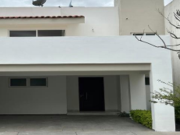 CASA A ESTRENAR EN SIERRA NOGAL CON LINDOS ACABADOS