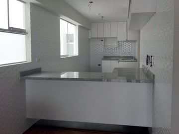 FLAT EN VENTA DE 180 M² CON VISTA A CALLE EN MIRAFLORES