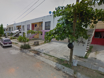 CASA DUPLEX EN CALLE DEL LIRIO, FRACC.JARDINES DEL SOL, BAHIA DE BANDERAS, ¡NO CRÉDITOS!