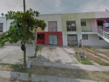 CASA DUPLEX EN CALLE DEL LIRIO, FRACC.JARDINES DEL SOL, BAHIA DE BANDERAS, ¡NO CRÉDITOS!