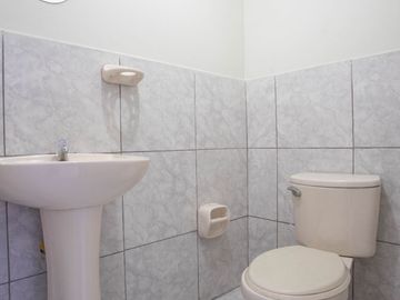 Invierte en 3 inmuebles al precio de 1, Departamento + Aires + cochera.