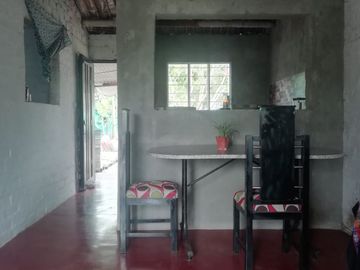 ANDALUCIA, SE VENDE CASA DE UN PISO CON PATIO AMPLIO