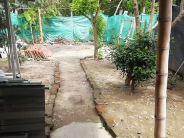 ANDALUCIA, SE VENDE CASA DE UN PISO CON PATIO AMPLIO