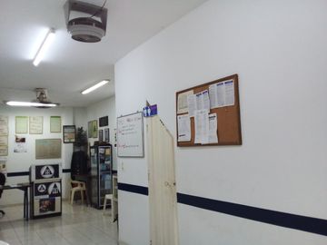 VENDO CASA 3 PLANTAS INDEPENDIENTES CON APARTAMENTOS, EL  TRONCAL CALI