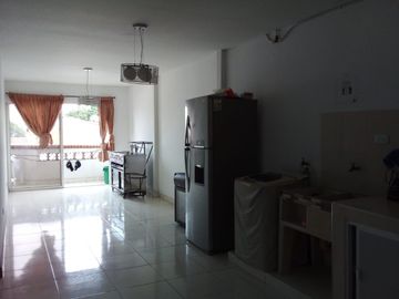 VENDO CASA 3 PLANTAS INDEPENDIENTES CON APARTAMENTOS, EL  TRONCAL CALI
