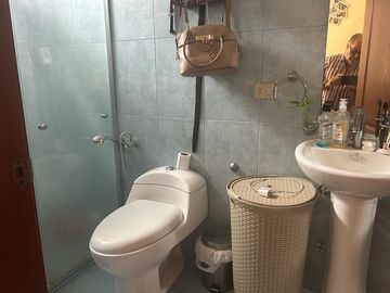 VENTA DE CASA MUY AMPLIA EN VÍA A SAMBORONDÓN