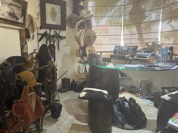 VENTA DE CASA MUY AMPLIA EN VÍA A SAMBORONDÓN