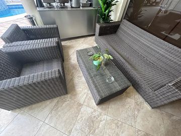 VENTA DE CASA MUY AMPLIA EN VÍA A SAMBORONDÓN
