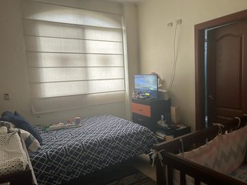 VENTA DE CASA MUY AMPLIA EN VÍA A SAMBORONDÓN