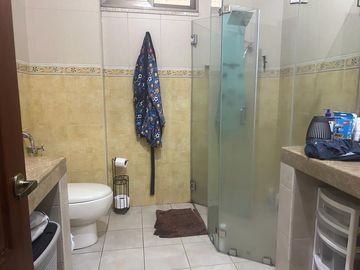VENTA DE CASA MUY AMPLIA EN VÍA A SAMBORONDÓN