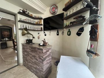 VENTA DE CASA MUY AMPLIA EN VÍA A SAMBORONDÓN