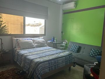 VENTA DE CASA MUY AMPLIA EN VÍA A SAMBORONDÓN