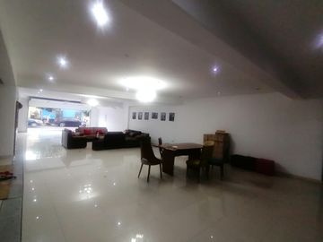 !!! Oportunidad Unica !!! Local Comercial con rentabilidad asegurada.