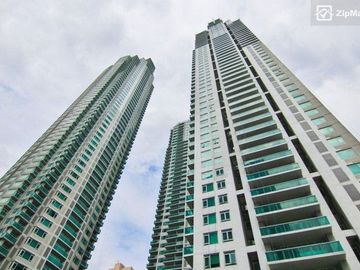 Best Buy!!  Good Deal!!  1 Bedroom Flex with 1 Parking Slot For Sale in Park Terraces Point Tower, Makati City