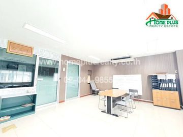 บ้านริมน้ำ 2 ชั้นพร้อมที่ดิน ถนนสวนผัก เขตตลิ่งชัน