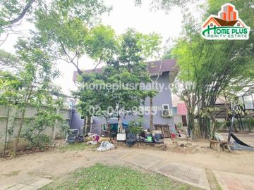 บ้านริมน้ำ 2 ชั้นพร้อมที่ดิน ถนนสวนผัก เขตตลิ่งชัน