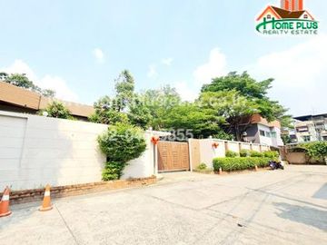 บ้านริมน้ำ 2 ชั้นพร้อมที่ดิน ถนนสวนผัก เขตตลิ่งชัน