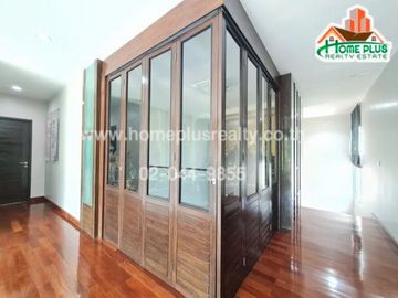 บ้านริมน้ำ 2 ชั้นพร้อมที่ดิน ถนนสวนผัก เขตตลิ่งชัน