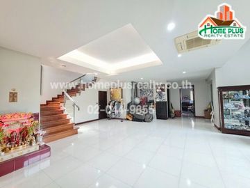 บ้านริมน้ำ 2 ชั้นพร้อมที่ดิน ถนนสวนผัก เขตตลิ่งชัน